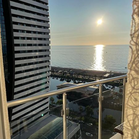 Roini Apartment Μπατούμι Εξωτερικό φωτογραφία