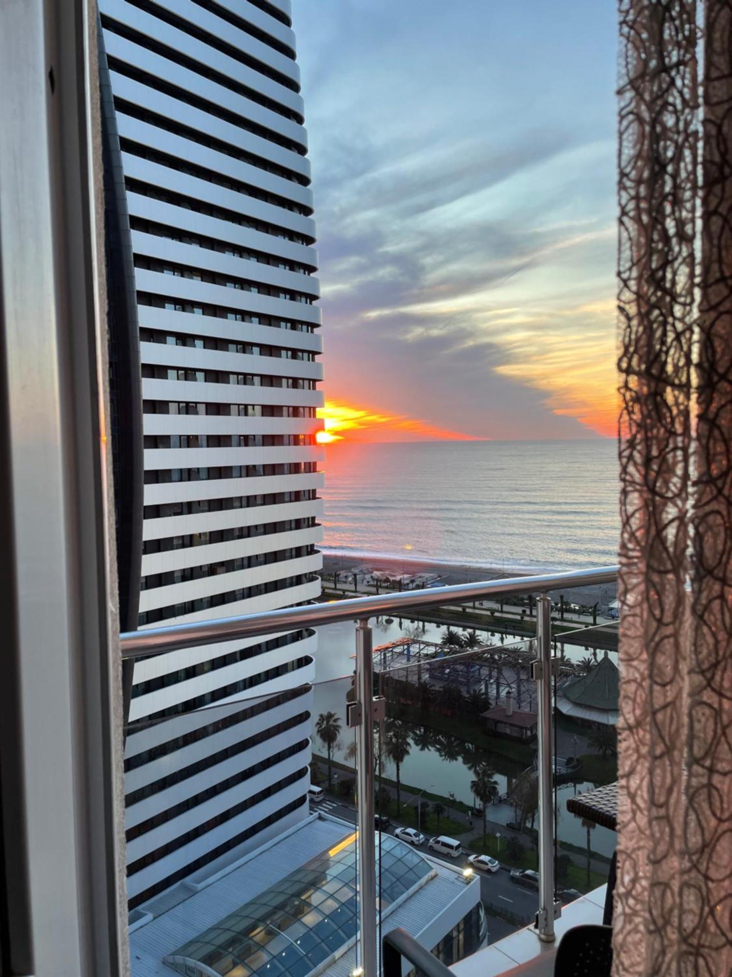 Roini Apartment Μπατούμι Εξωτερικό φωτογραφία