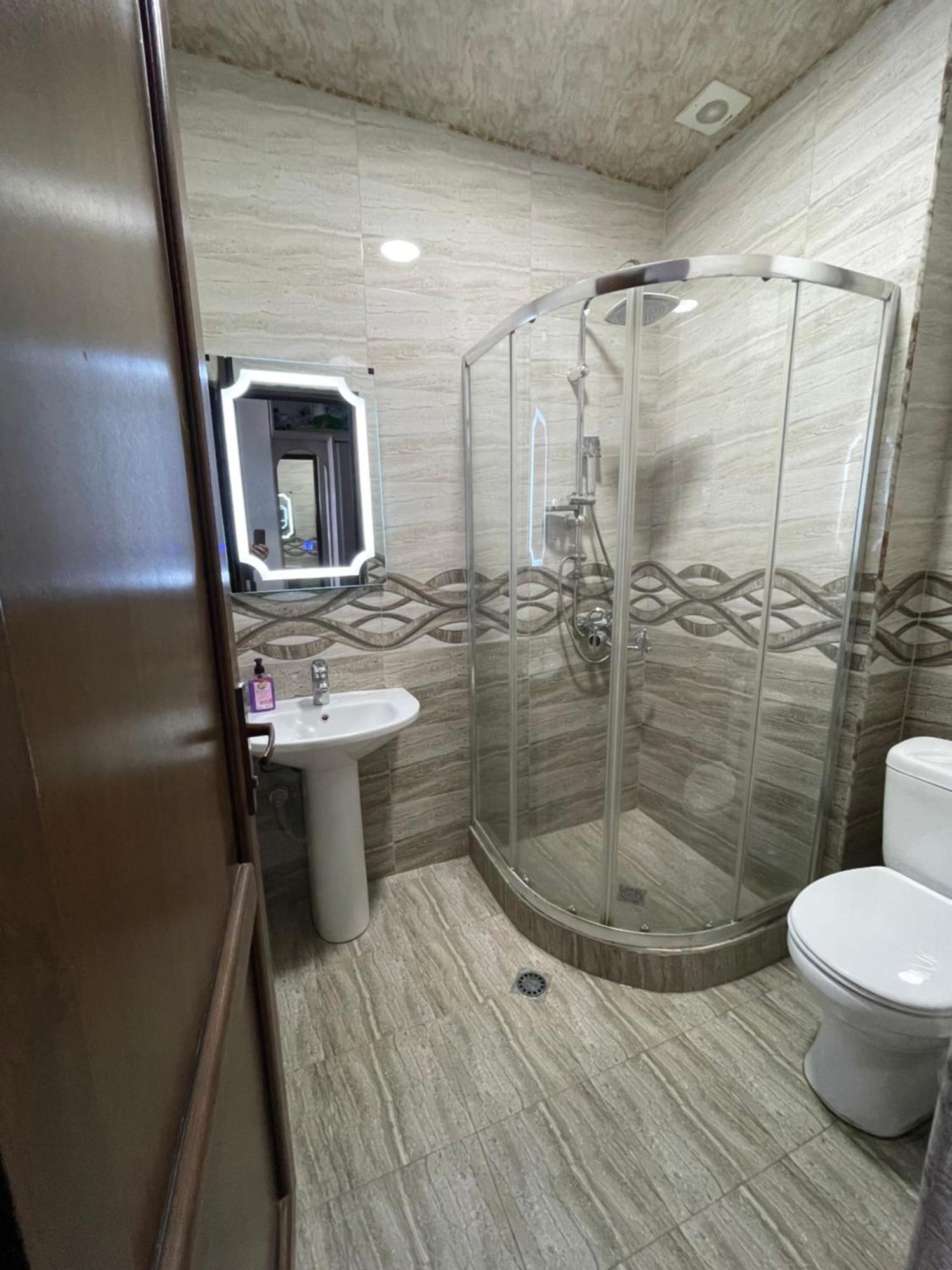 Roini Apartment Μπατούμι Εξωτερικό φωτογραφία