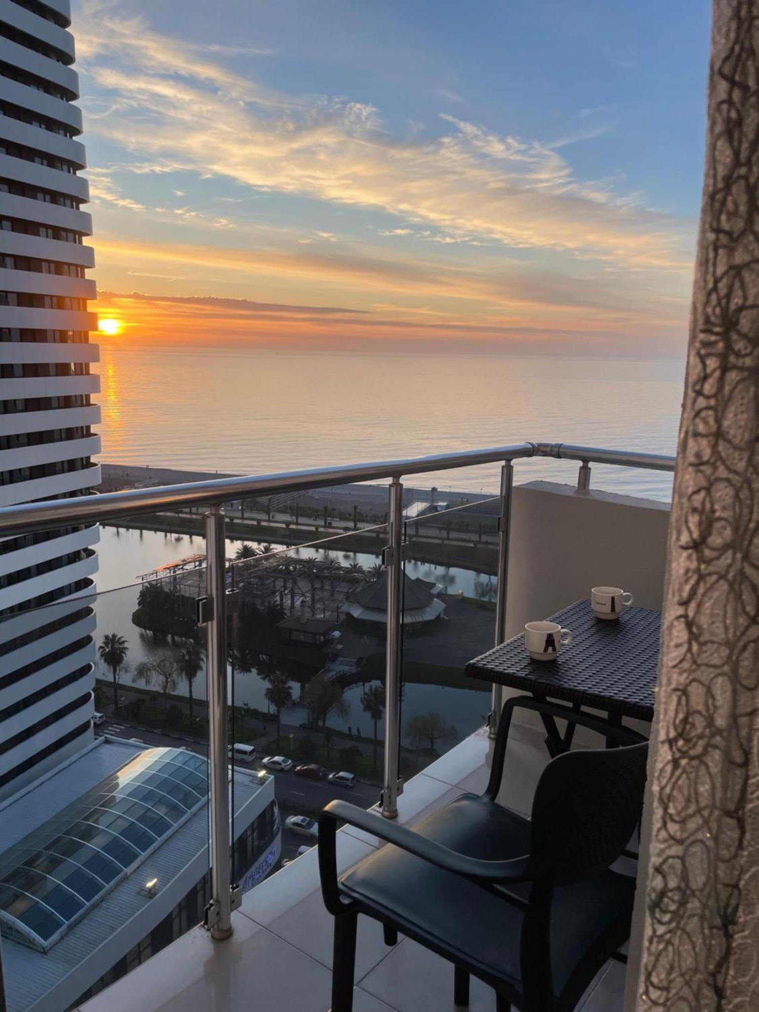 Roini Apartment Μπατούμι Εξωτερικό φωτογραφία