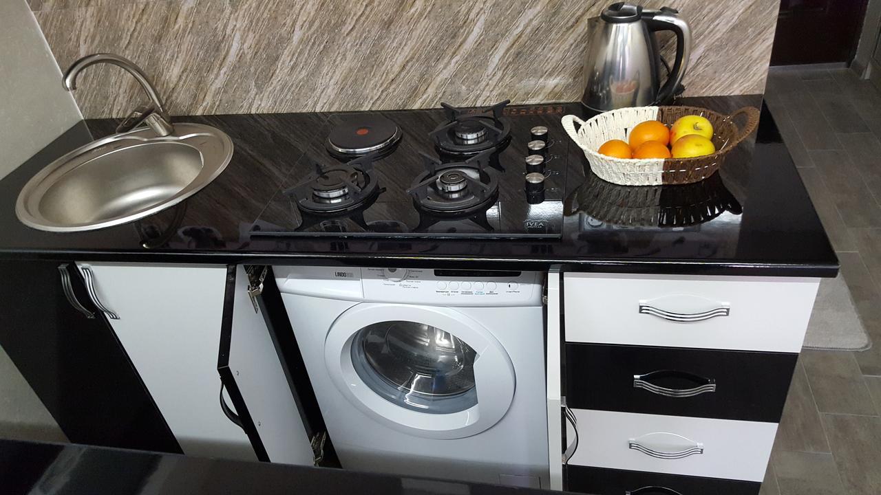 Roini Apartment Μπατούμι Εξωτερικό φωτογραφία