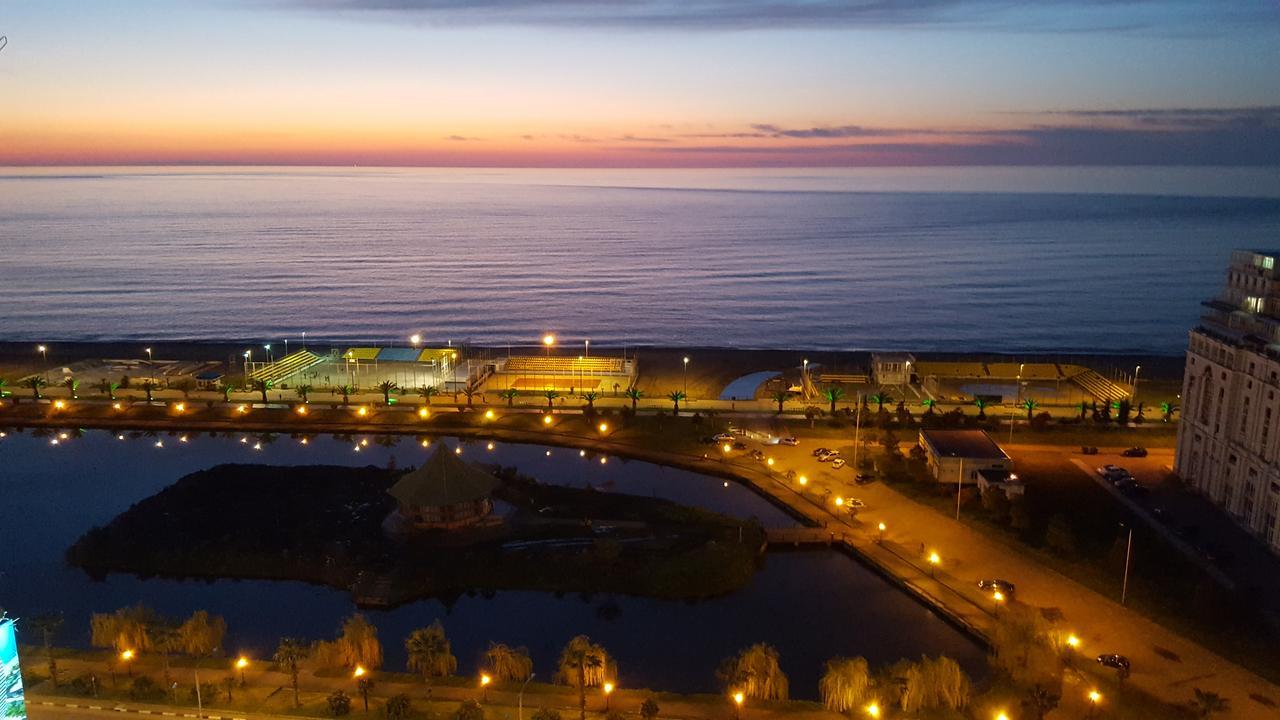 Roini Apartment Μπατούμι Εξωτερικό φωτογραφία