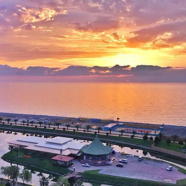 Roini Apartment Μπατούμι Εξωτερικό φωτογραφία
