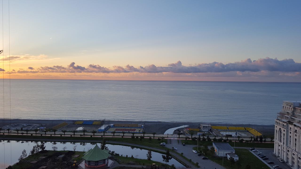 Roini Apartment Μπατούμι Εξωτερικό φωτογραφία
