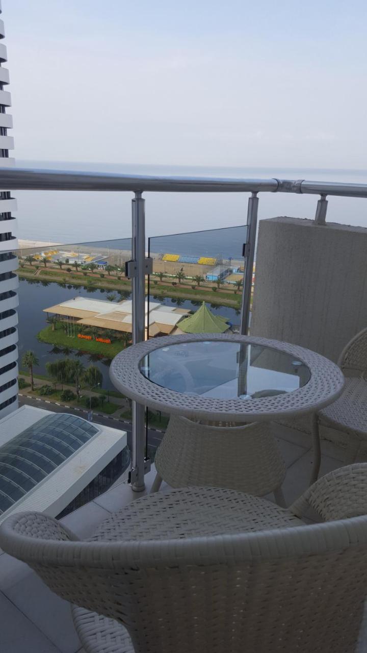 Roini Apartment Μπατούμι Εξωτερικό φωτογραφία